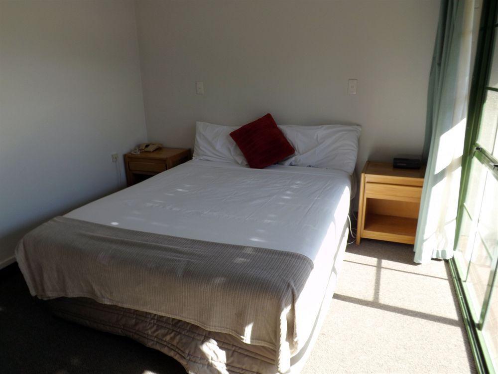 Karaka Tree Motel Taupo Zewnętrze zdjęcie