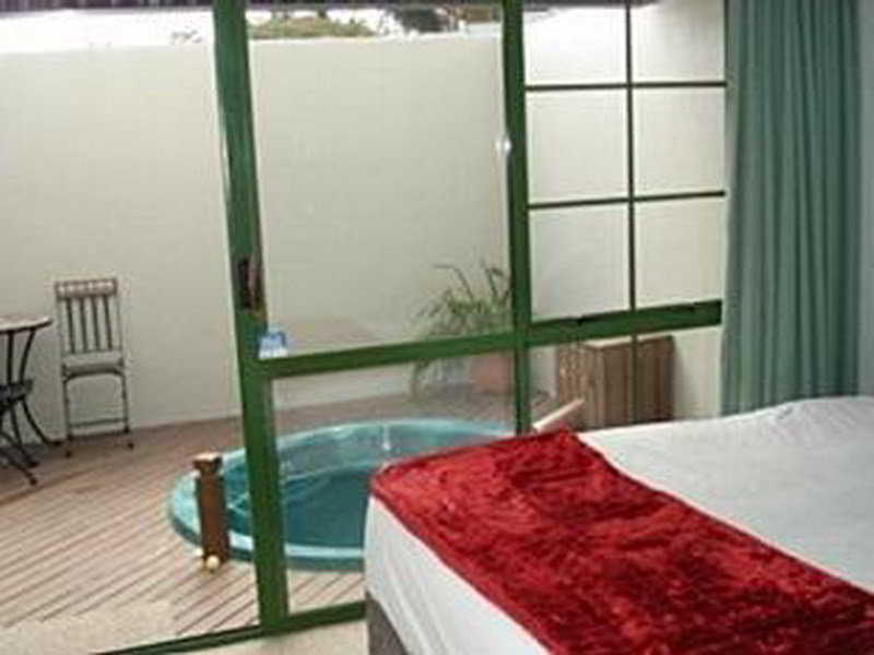Karaka Tree Motel Taupo Zewnętrze zdjęcie
