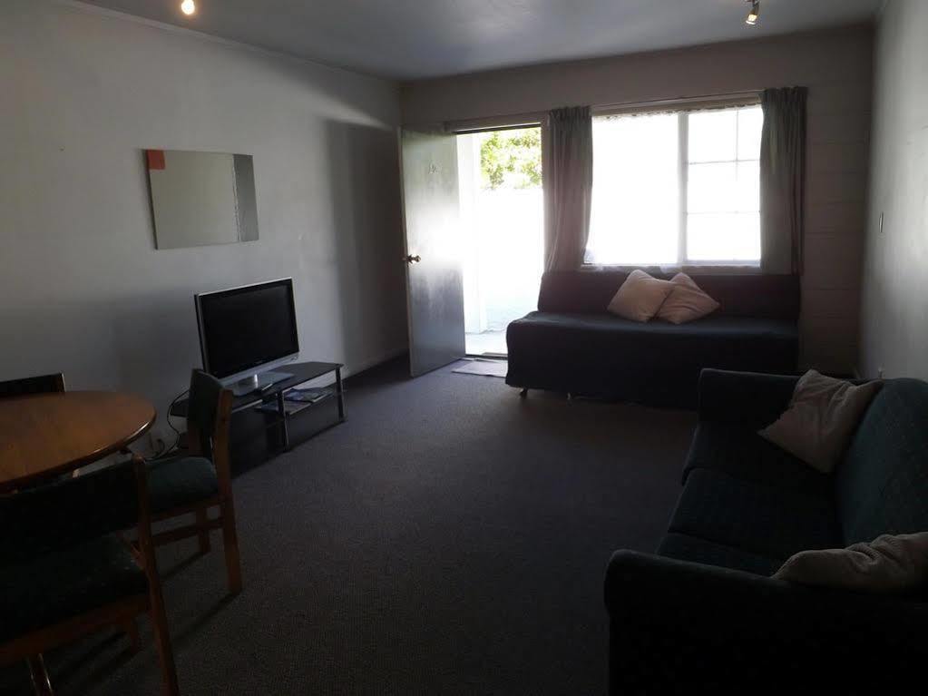 Karaka Tree Motel Taupo Zewnętrze zdjęcie