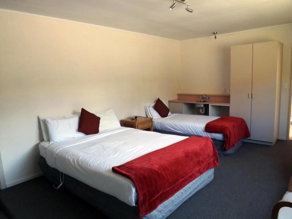 Karaka Tree Motel Taupo Zewnętrze zdjęcie