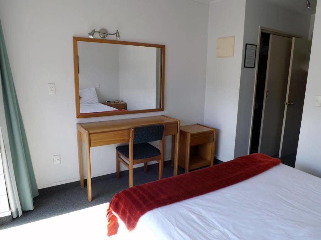 Karaka Tree Motel Taupo Zewnętrze zdjęcie
