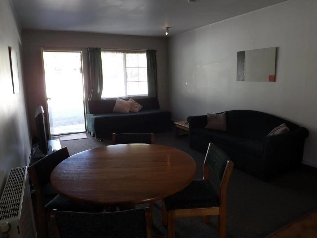 Karaka Tree Motel Taupo Zewnętrze zdjęcie