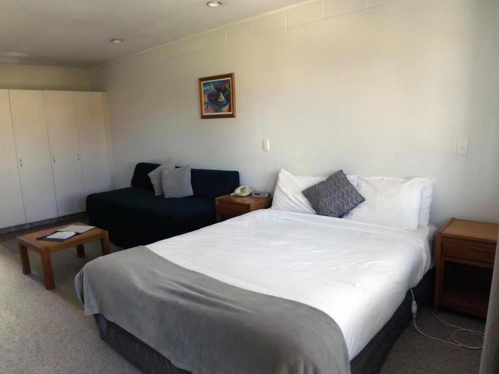 Karaka Tree Motel Taupo Zewnętrze zdjęcie