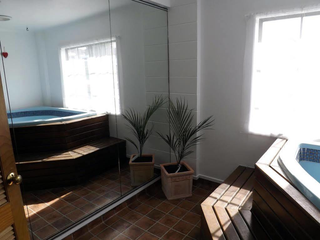Karaka Tree Motel Taupo Zewnętrze zdjęcie