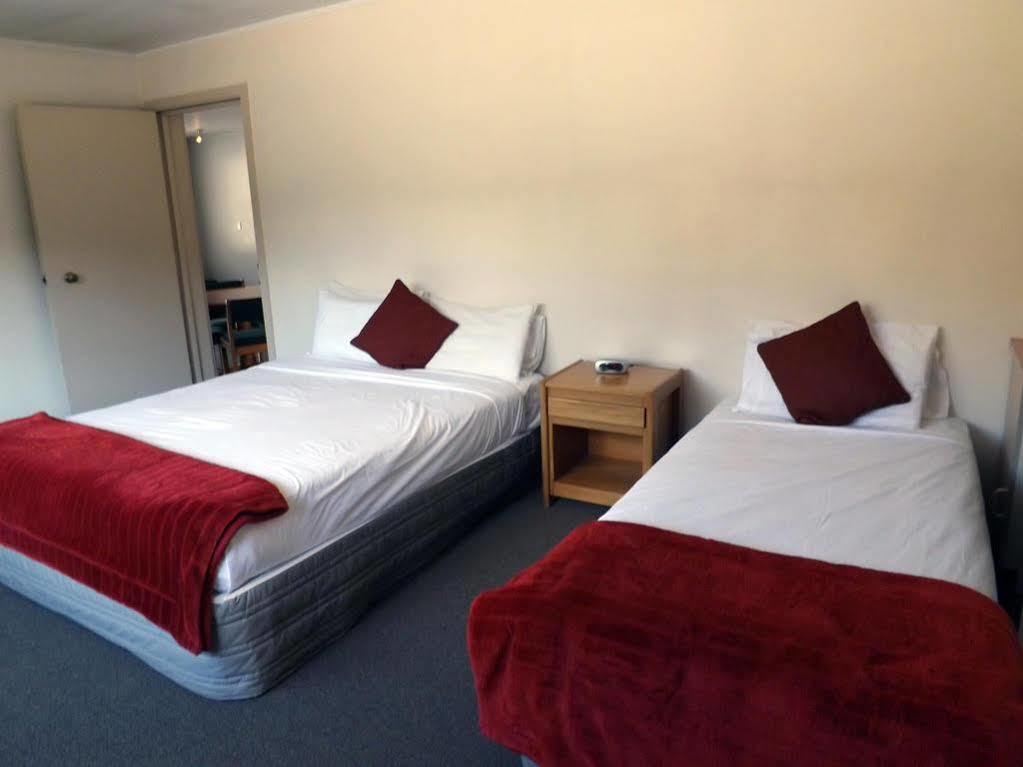 Karaka Tree Motel Taupo Zewnętrze zdjęcie
